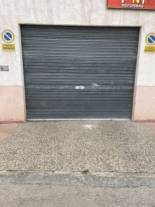 Instalacion de persianas de garaje y comercios.