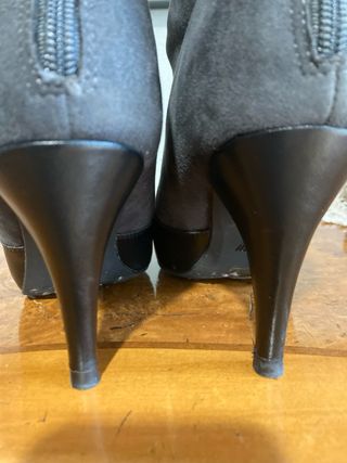 Stivaletti in camoscio e pelle. Francesco Milano