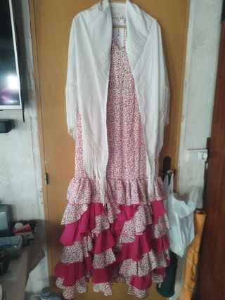 Vestido de sevillana flamenca