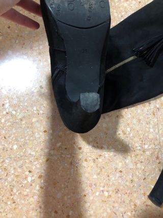 Botas negras altas marca Unno talla 39