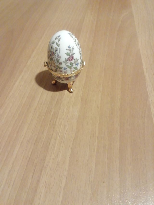 Ovetto in porcellana