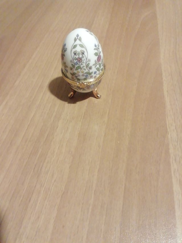 Ovetto in porcellana