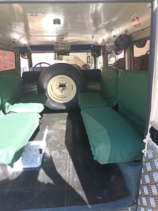 Land Rover Defender 1983