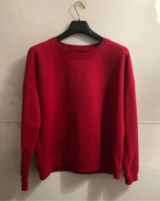 Sudadera roja de Only. Talla M