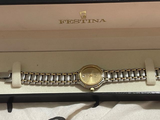 Reloj Festina dorado de mujer