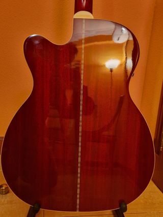 Guitarra electroacústica