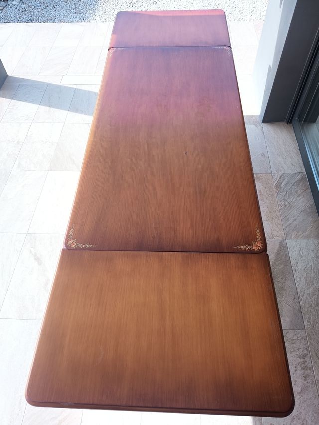 Mesa antigua comedor