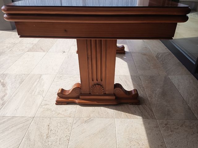 Mesa antigua comedor