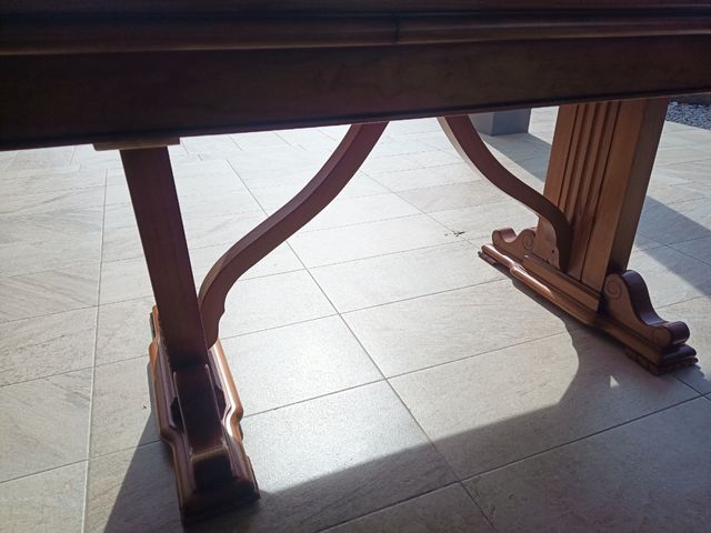 Mesa antigua comedor