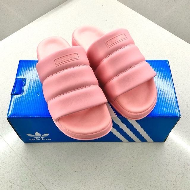 Sandali Adidas Adilette Essential rosa