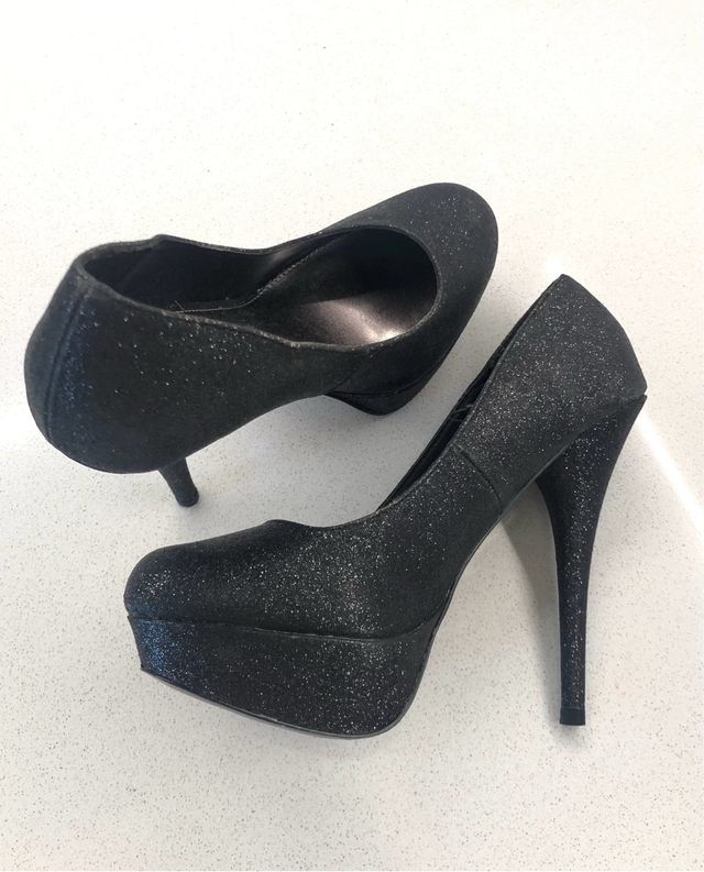 Scarpe décolleté nere con brillantini e plateau