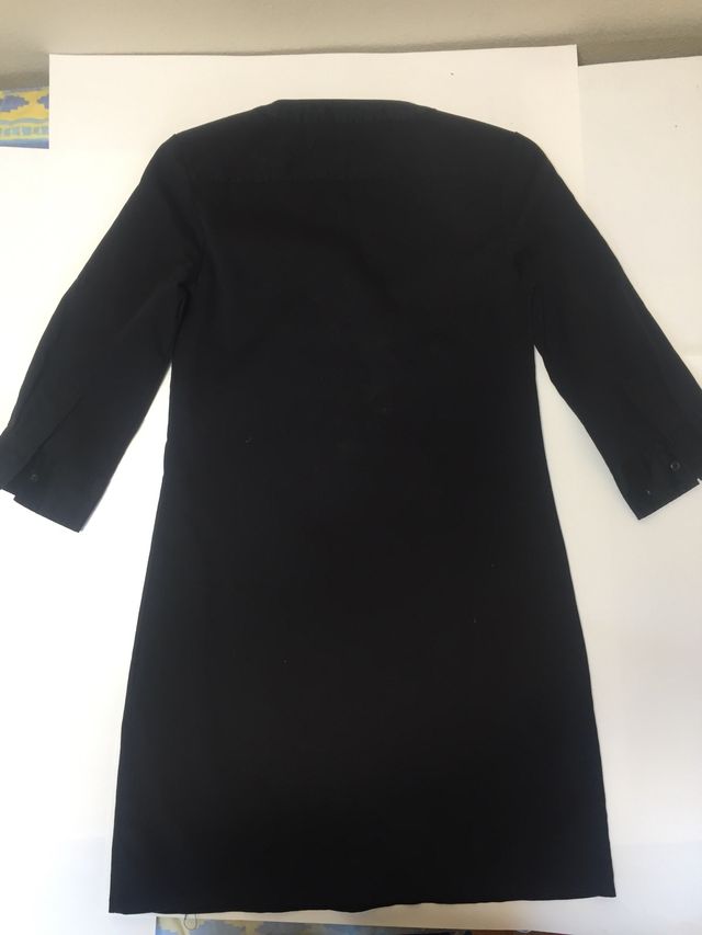 Vestido negro. Tipo vaquero