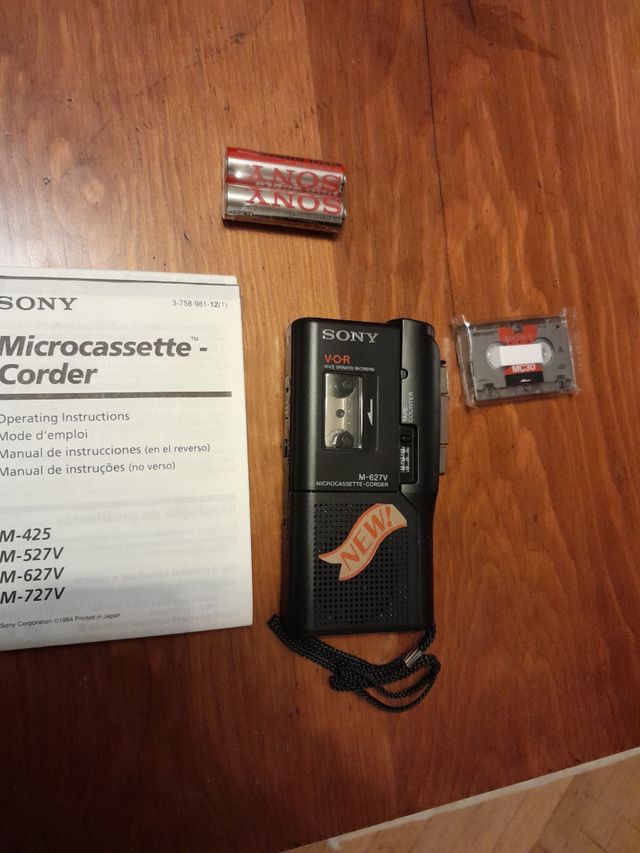 Grabadora de microcassettes SANYO