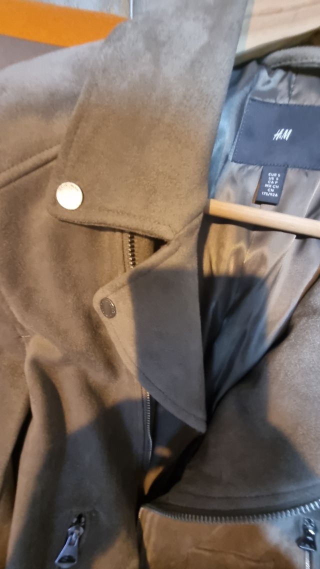 Cazadora biker tipo piel serraje