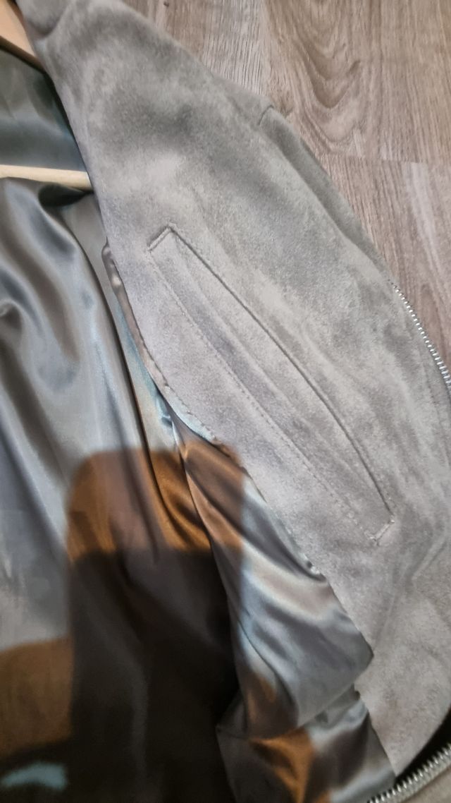 Cazadora biker tipo piel serraje