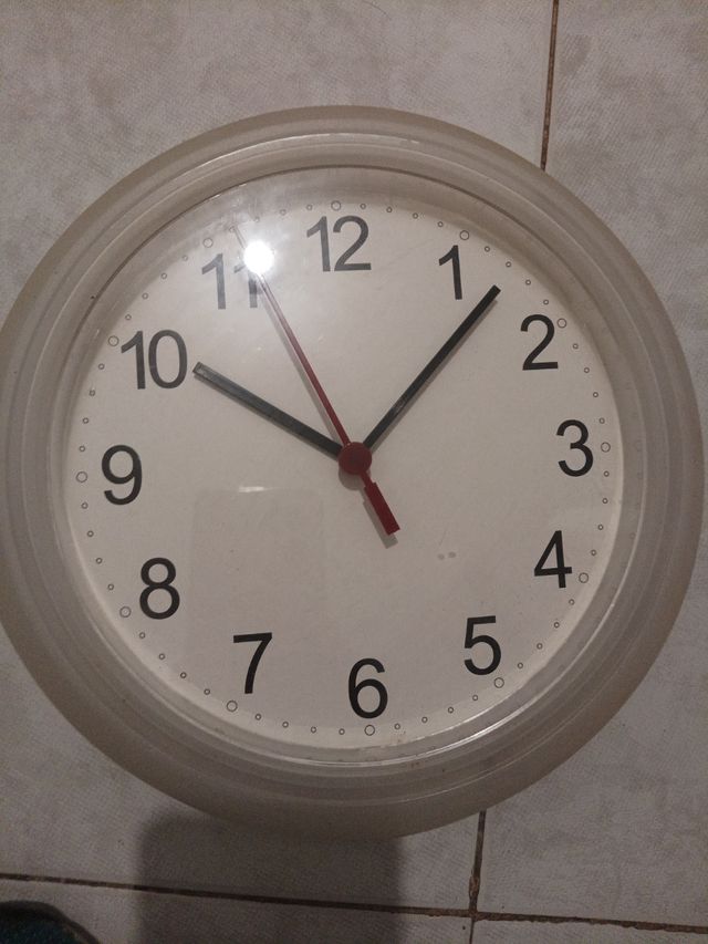 Mesa de salón + 4 sillas 