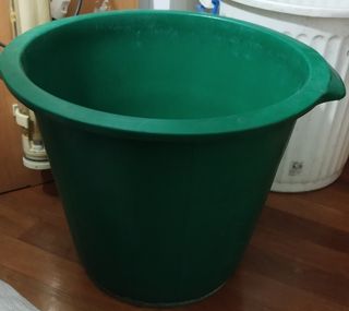 Cubo de plastico de 40 litros