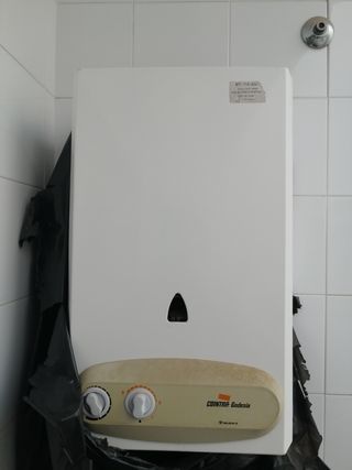 Termo / calentador de agua de gas butano. COINTRA