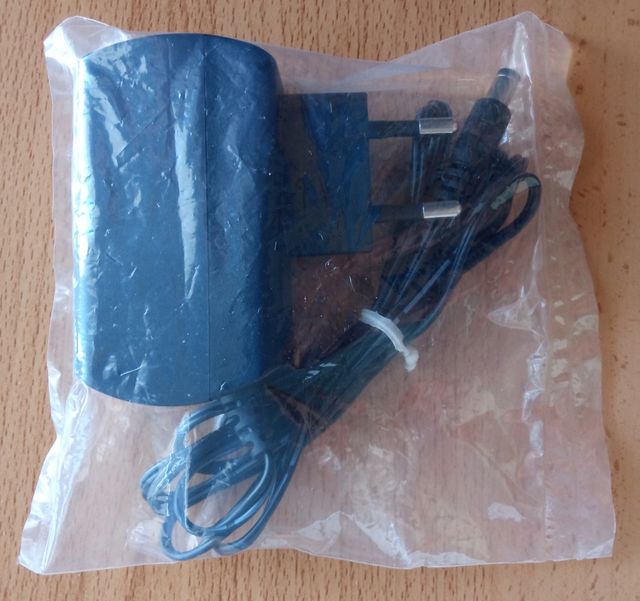 Fuente alimentación 12v 1A