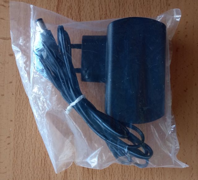 Fuente alimentación 12v 1A