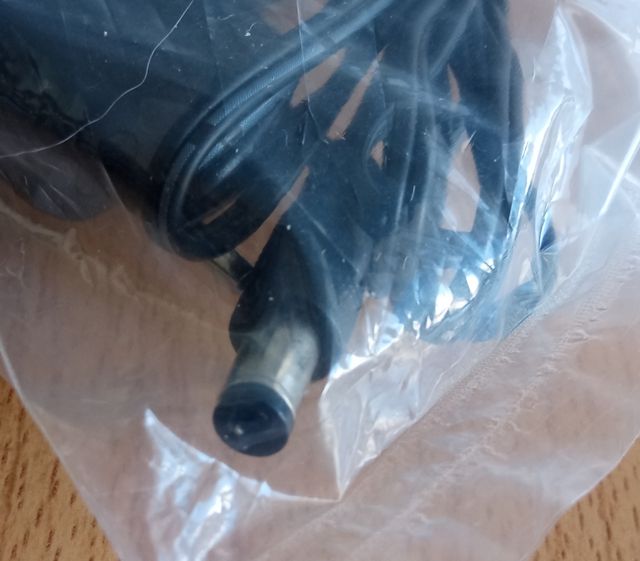 Fuente alimentación 12v 1A