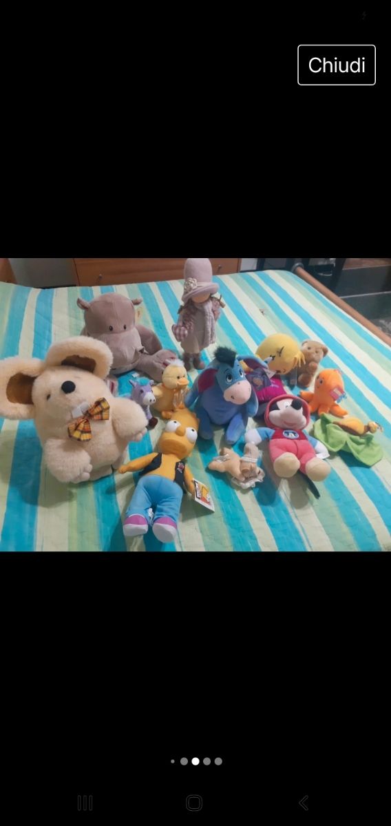 Peluches in toto e bambola con omaggio