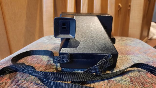 Polaroid 600 land camera