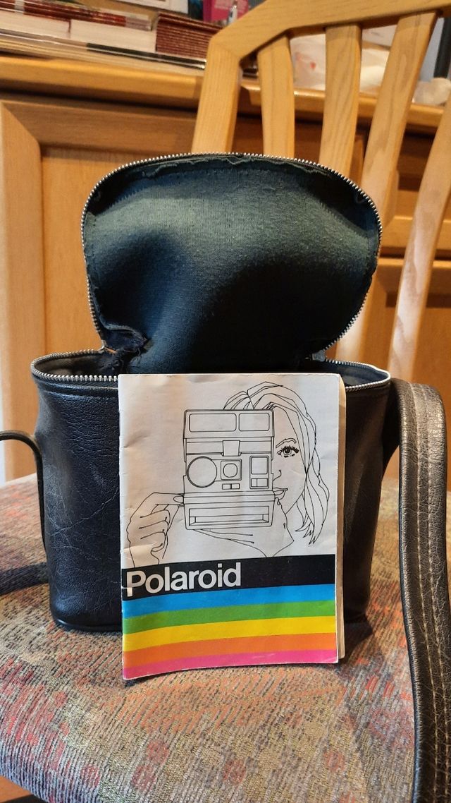 Polaroid 600 land camera