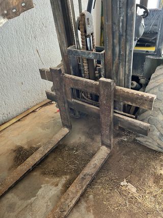 Ausa C250HX4.Carretilla elevadora de 2.500 kg