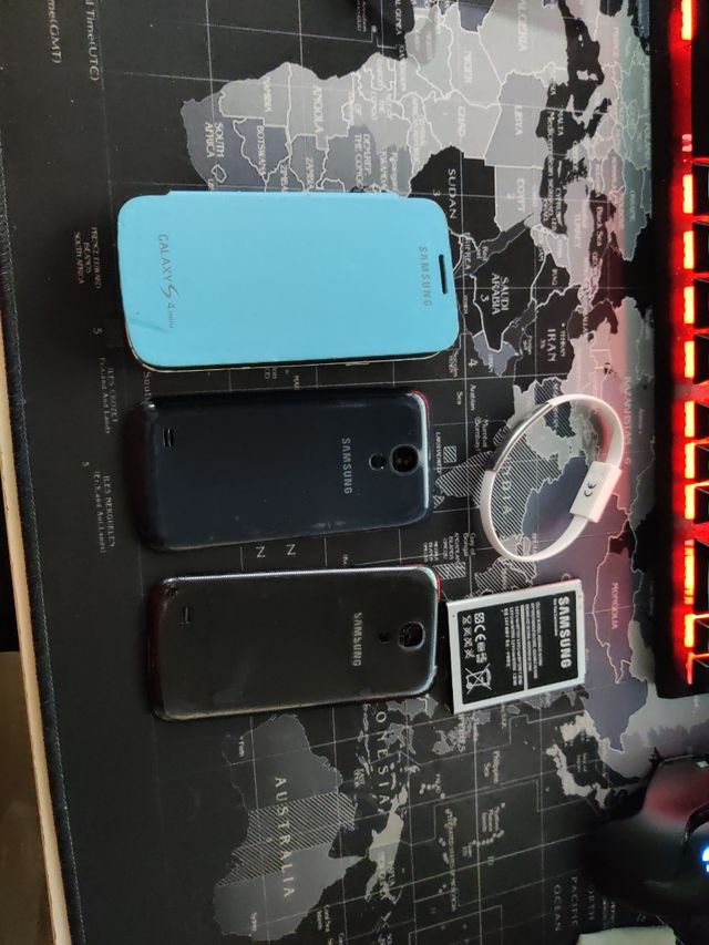 Samsung Galaxy S4 mini smartphone + bateria extra