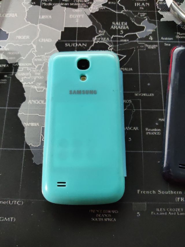 Samsung Galaxy S4 mini smartphone + bateria extra