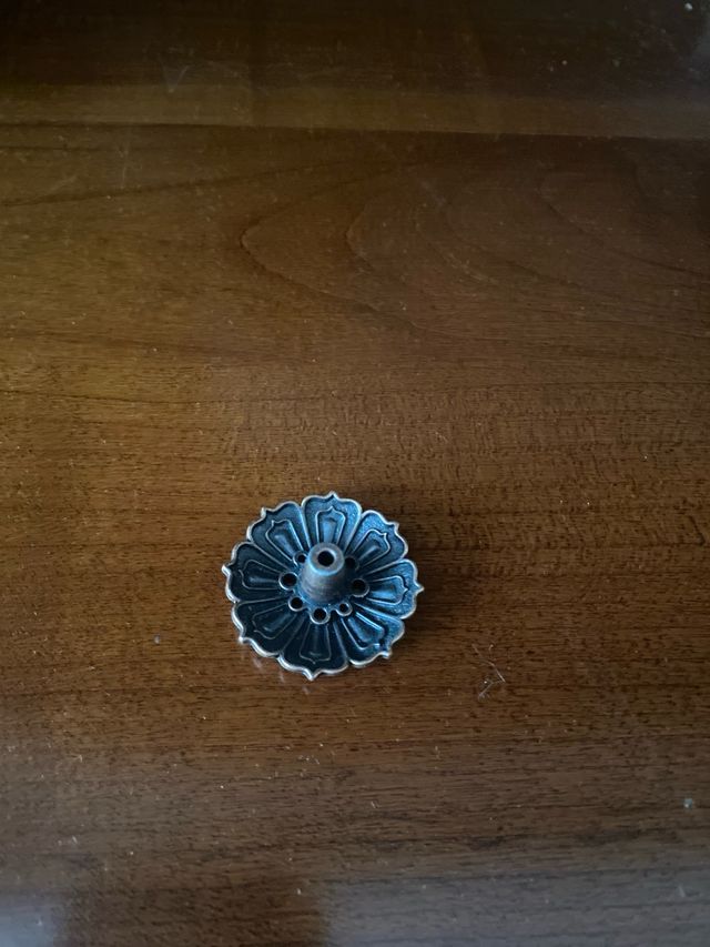 Porta incenso in metallo (1)