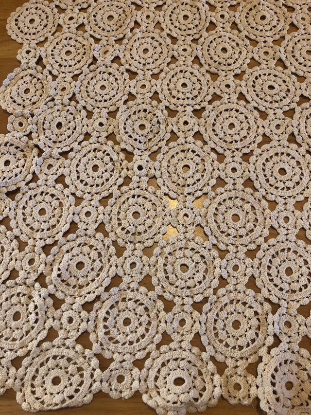 Mantel de ganchillo , hecho a mano
