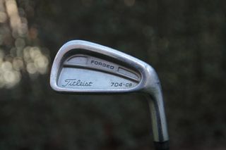 PALO DE GOLF Nº9 HOMBRE DIESTRO-TITLEIST
