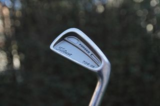 PALO DE GOLF Nº4 HOMBRE DIESTRO-TITLEIST