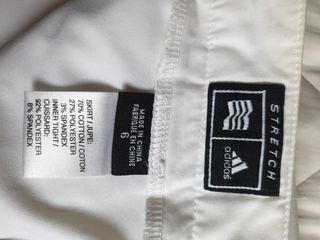 Falda pantalón deportiva marca " Adidas"