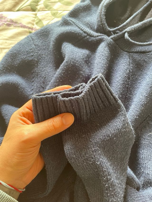 Maglia di lana con cappuccio