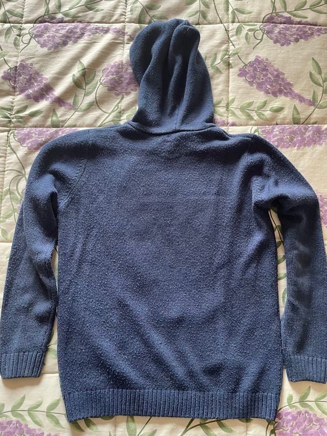 Maglia di lana con cappuccio