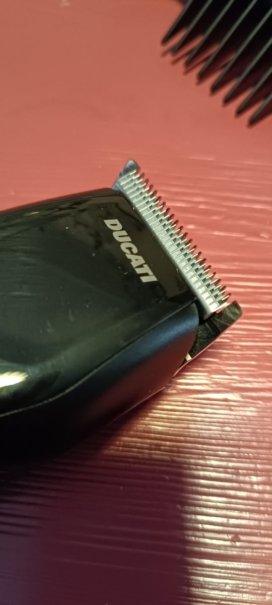 Tagliacapelli Imetec Ducati