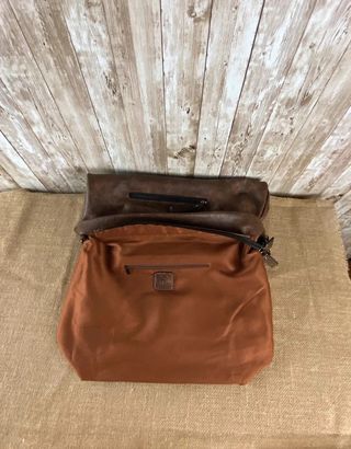 MAGNÍFICO Bolso Tote de hombro marrón. 