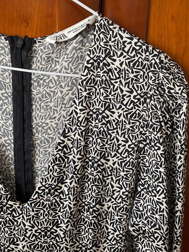 Vestido estampado Zara