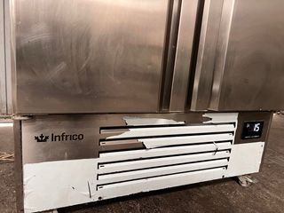 Mesa fria refrigerada para ingredientes Infrico