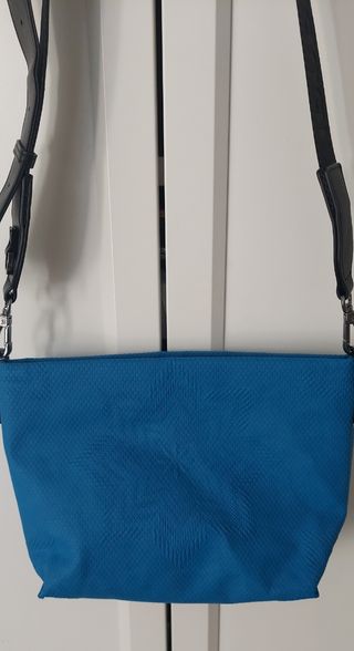 Bolso Desigual azul y negro.No negociable