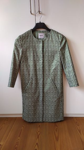 Cappotto leggero verde con maniche a tre quarti