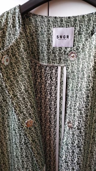 Cappotto leggero verde con maniche a tre quarti