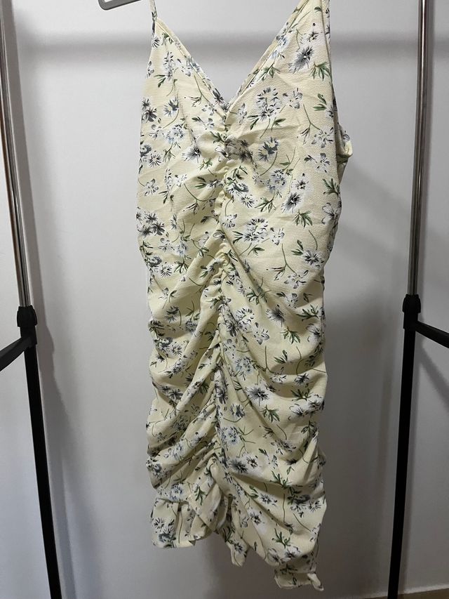 Vestido drapeado amarillo de flores talla M