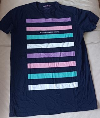 Camiseta azul marina rayas