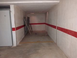 Garaje en venta.coche grande