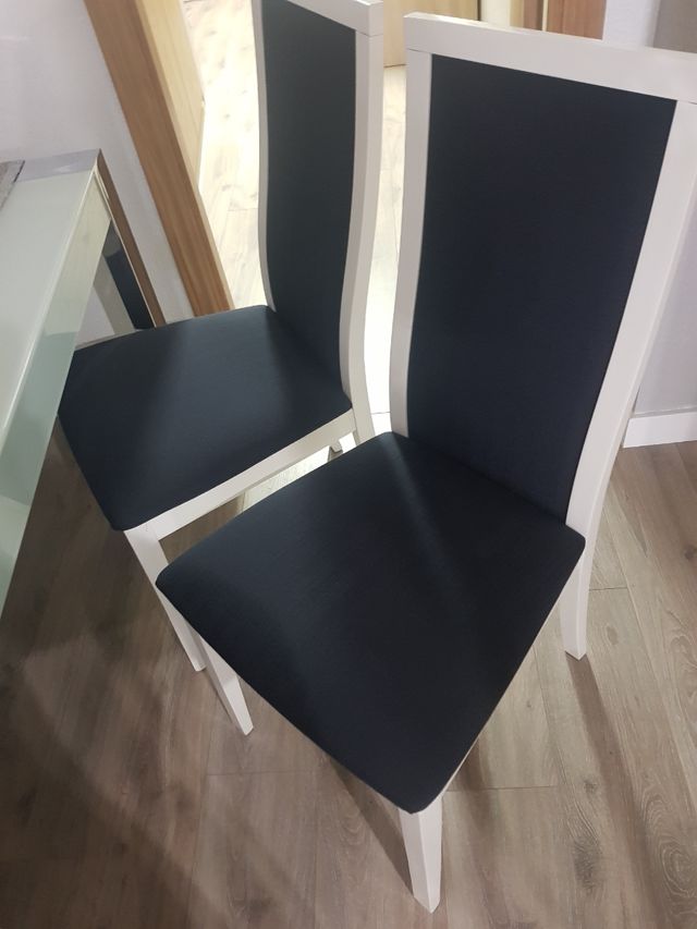 Mesa y silla de salon