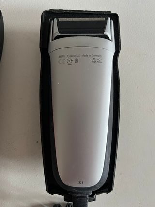 AFEITADORA ELÉCTRICA "BRAUN"